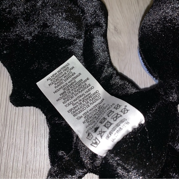 Vamprina Vee Bat Plush - Picture 6 of 9